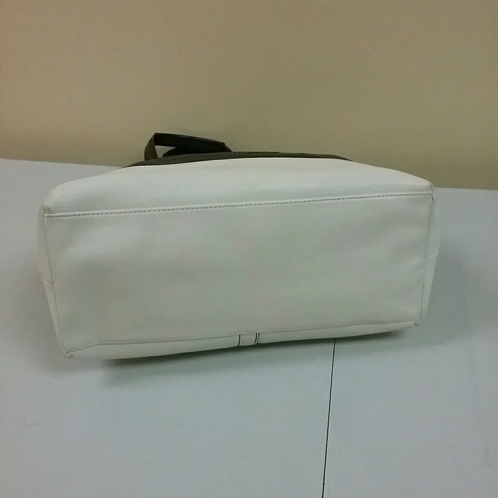Coach 2 tone tote - Picture 2 of 4